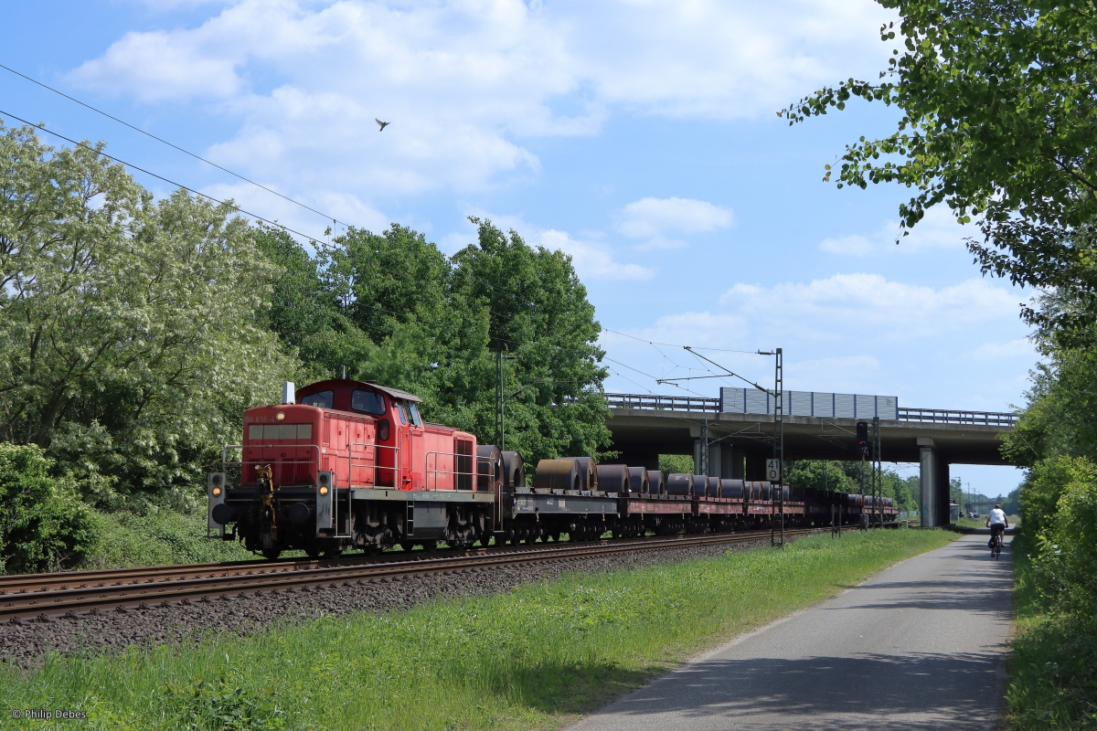 294 618-4 (DB) mit einem Coilzug in Kaarst, 14. Mai 2022