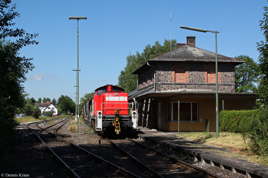 294 647 mit Übergabe am 16.06.2014 im Bahnhof Hirschau.