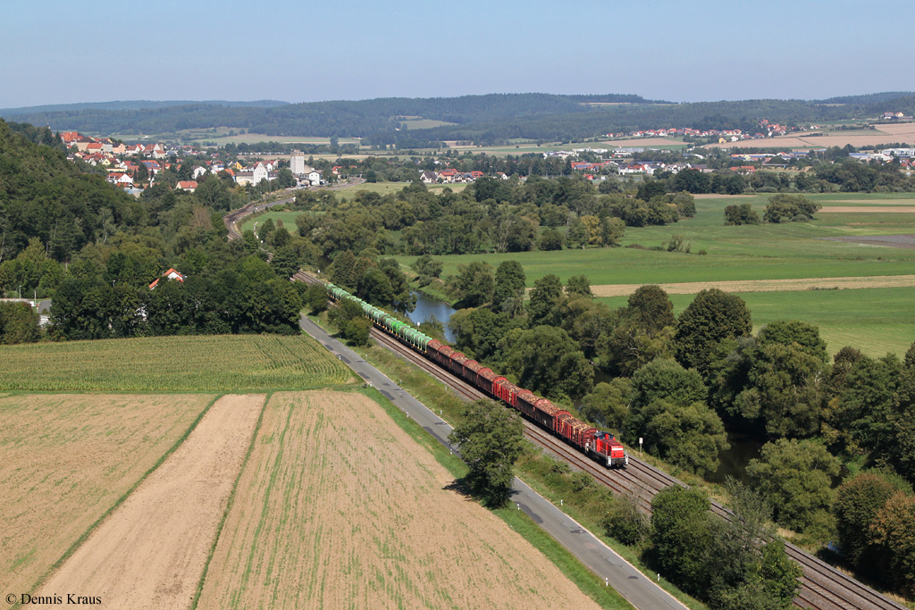 294 648 rollt am 06.09.2013 mit der bergabe von Weiden nach Schwandorf durchs Naabtal, aufgenommen bei Nabburg.
