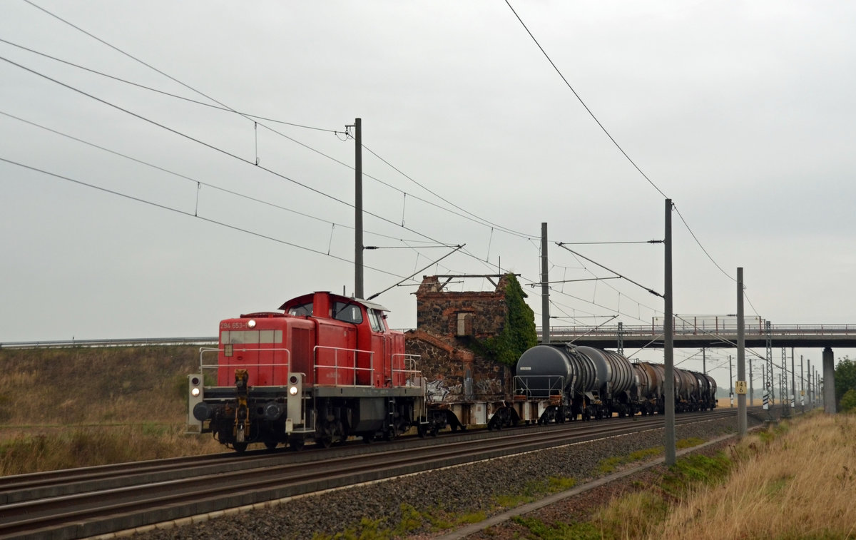 294 653 führte am Morgen des 24.09.19 die Bitterfelder Übergabe durch Brehna Richtung Halle(S) zum dortigen Rbf.