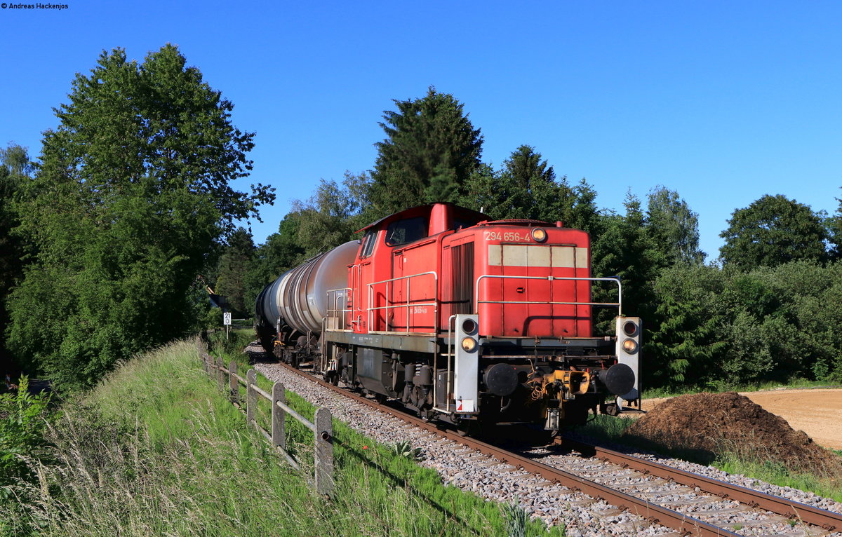 294 656-4 mit dem GC 68372 (Rammelswiesen-Offenburg Gbf) bei Zollhaus 12.6.20