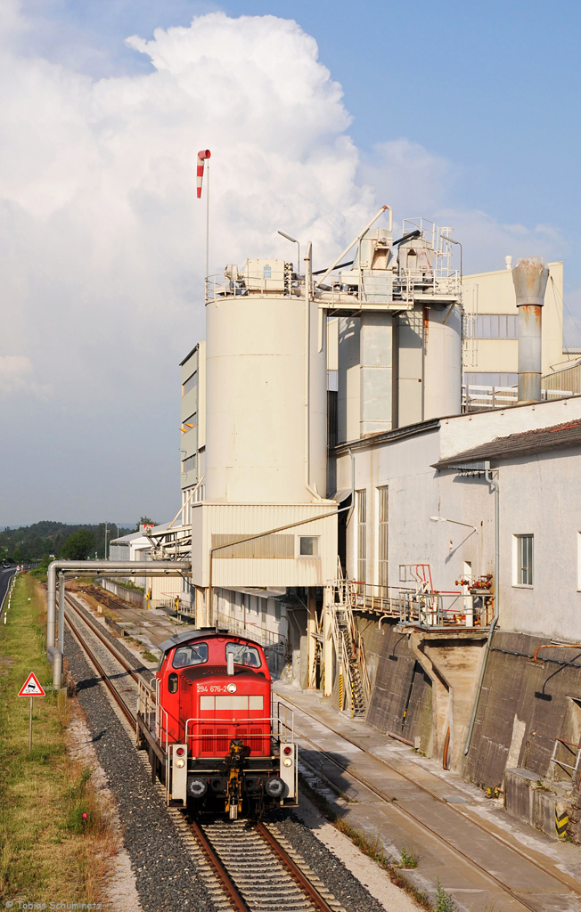 294 676 (98 80 3294 676-2 D-DB) mit EK56936 am 18.06.2013 in Hirschau (Strecke Amberg - Schnaittenbach)