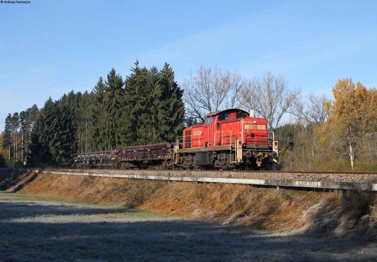 294 719-0 mit dem EK 55690 (Villingen(Schwarzw)-Rammelswiesen) bei Schwenningen 3.11.16