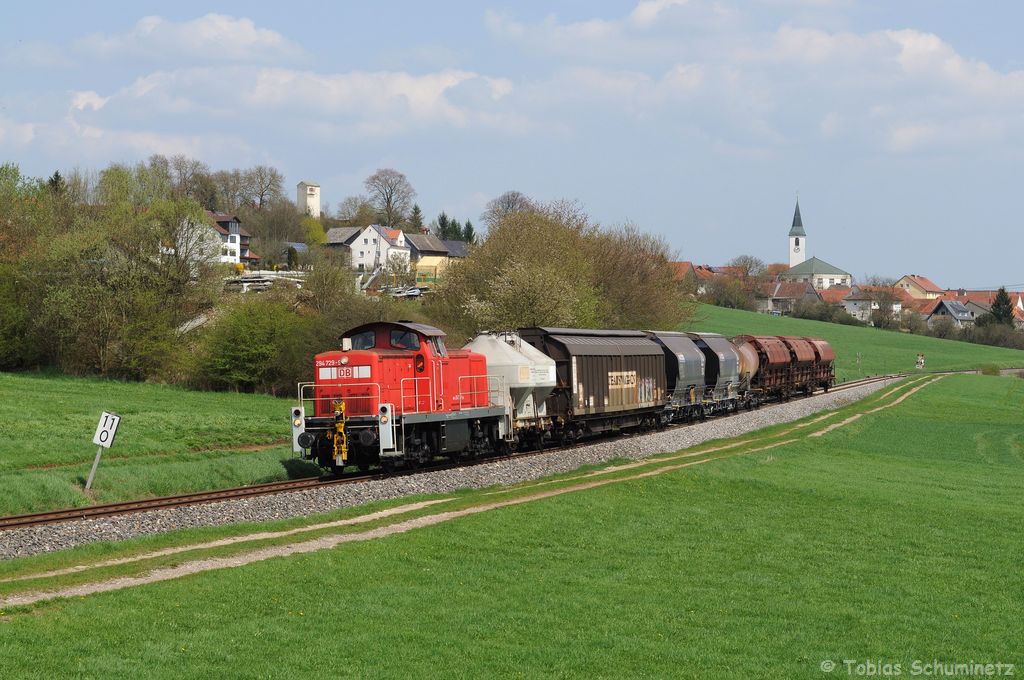 294 729 (98 80 3294 729-9 D-DB) mit EK56937 am 26.04.2013 in Gebenbach (Strecke Amberg - Schnaittenbach)