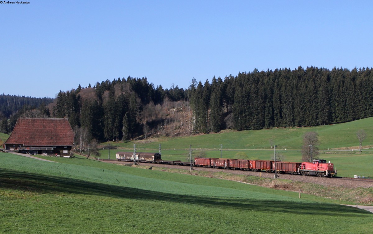294 732-3 mit dem EK 55834 (Villingen(Schwarzw)-Offenburg Gbf) bei Stockburg 23.4.15