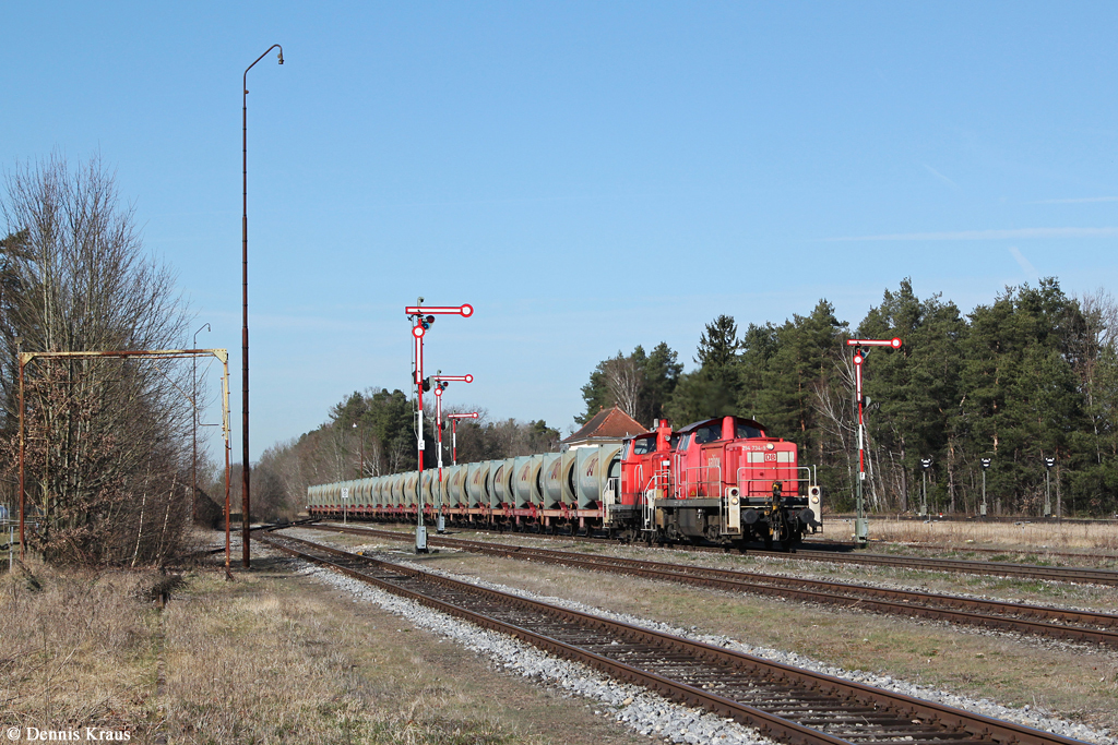 294 734 und 363 128 mit dem Müllzug am 20.03.2014 in Garching.
