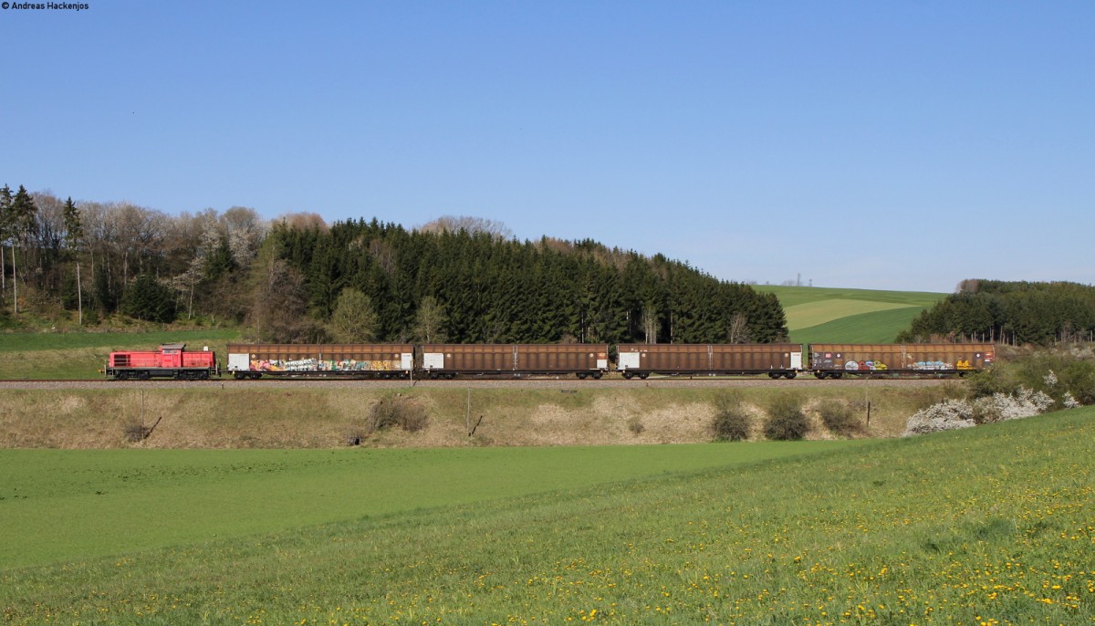 294 752-1 mit dem EK 55837 (Villingen(Schwarzw)-Neustadt(Schwarzw)) bei Unadingen 17.4.14
