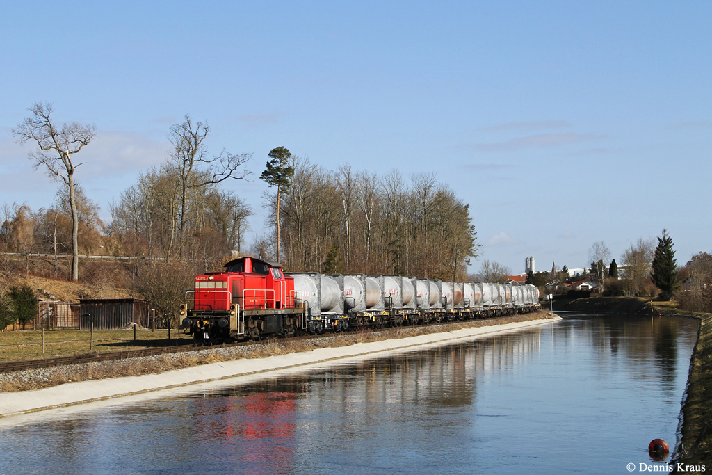 294 804 mit der Übergabe von Garching nach Trostberg am 03.03.2015 bei Schalchen.