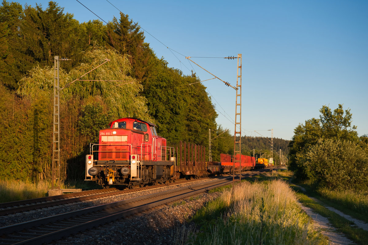 294 810 mit der Übergabe aus Neumarkt (Oberpf) bei Postbauer-Heng, 27.06.2019