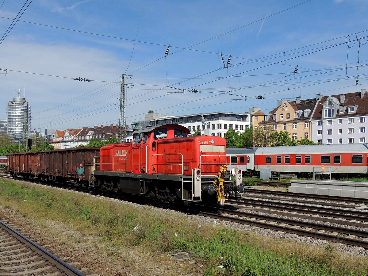 294 867-7 bei einer Rangierfahrt in München-Ost; 150508