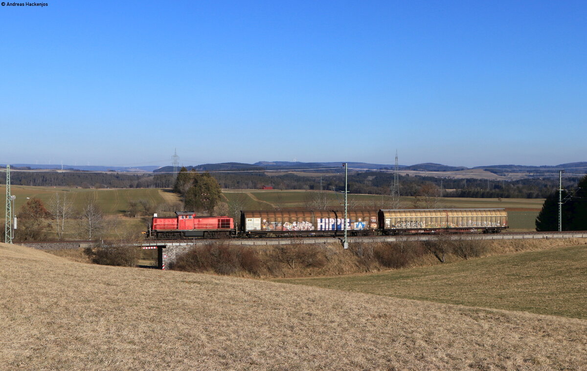 294 876-8 mit dem EZK 55302 (Neustadt(Schwarzw) - Villingen(Schwarzw)) bei Bachheim 28.2.22