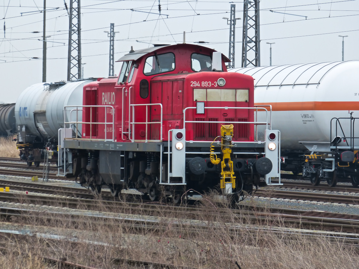 294 893-3 im Bahnhof Nordhausen 06.03.2015.