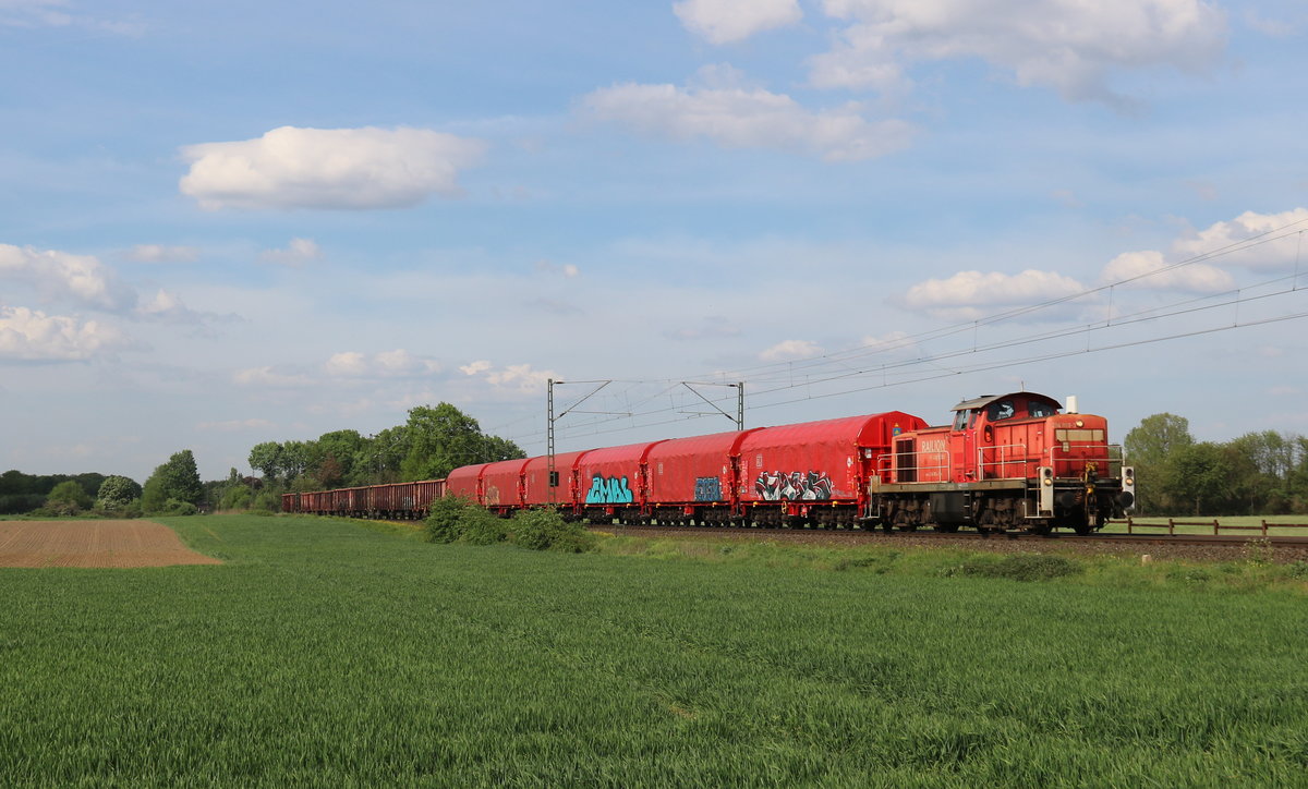 294 893 unterwegs mit ihrem Stahlzug aus Krefeld ins nahegelegene Neuss im Frühjahr 2019