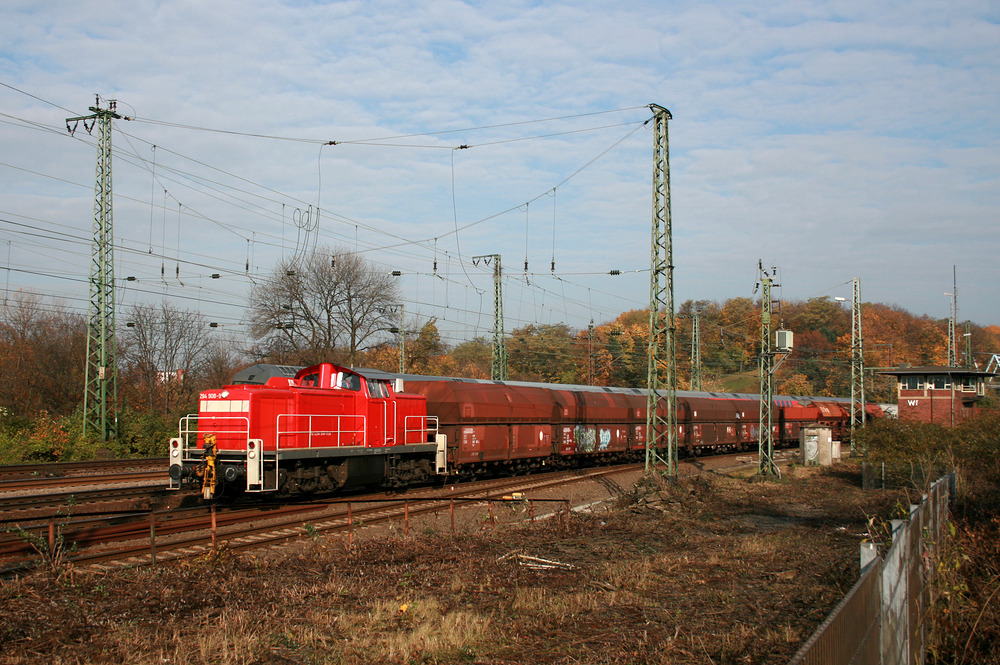 294 908 mit der Übergabe aus Bergheim-Niederaußem (RWE Power AG) in Köln-West.
Aufnahmedatum: 7. November 2008