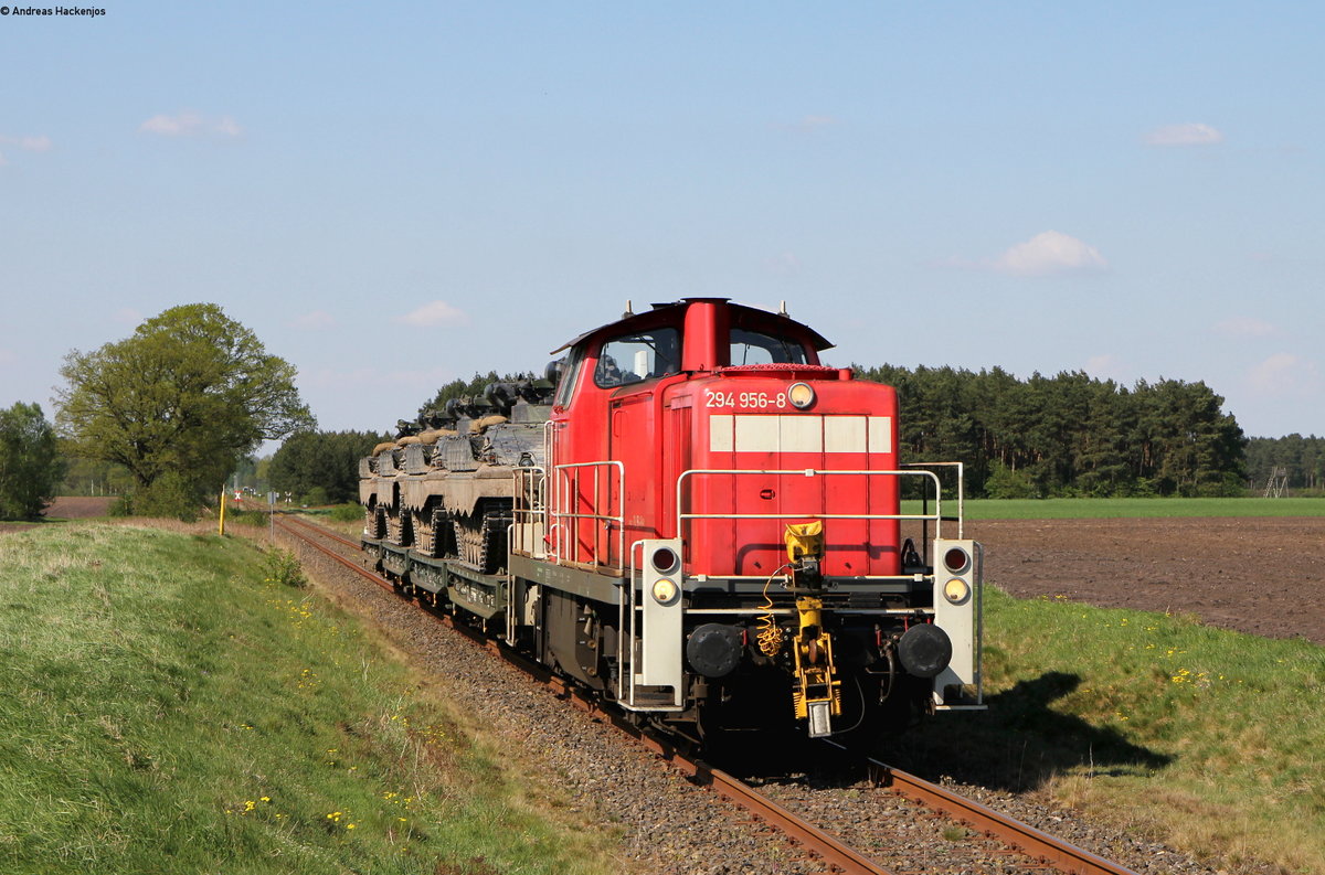 294 956-8 mit dem EK 53722 (Trauen Lager-Celle) bei Poitzen 9.5.16