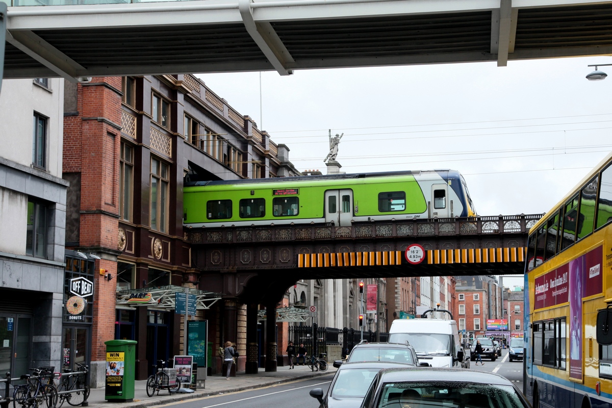 29424 bei Ausf. aus Dublin Pearse Stn. am 14.06.2016.