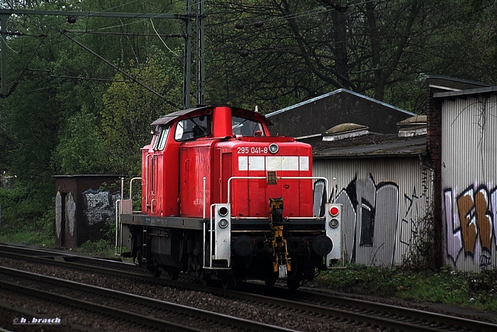 295 041-8 fuhr solo am 24.04.14 durch hh-harburg