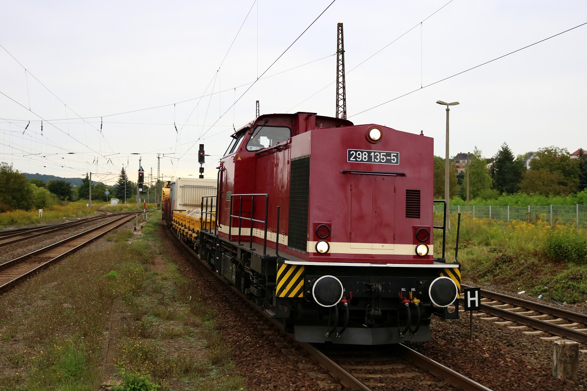 298 315-5 (DR V 100) als Bauzug durchfährt Naumburg(Saale)Hbf Richtung Großheringen. Grüße an den Tf! [9.9.2017 - 9:15 Uhr]