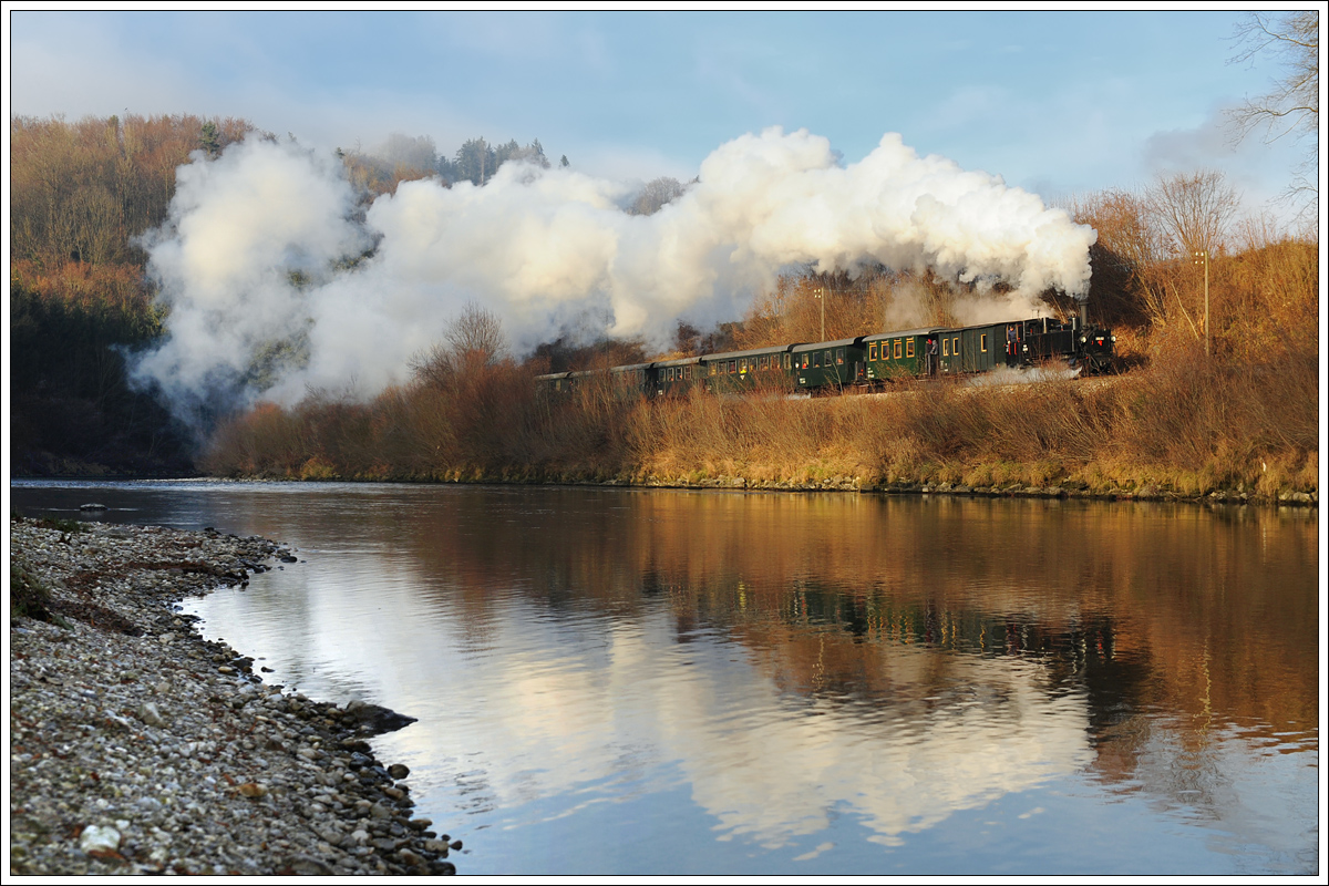 298.102 der ÖGEG auf der Steyrtalbahn am 8.12.2016 kurz vor Grünburg aufgenommen.