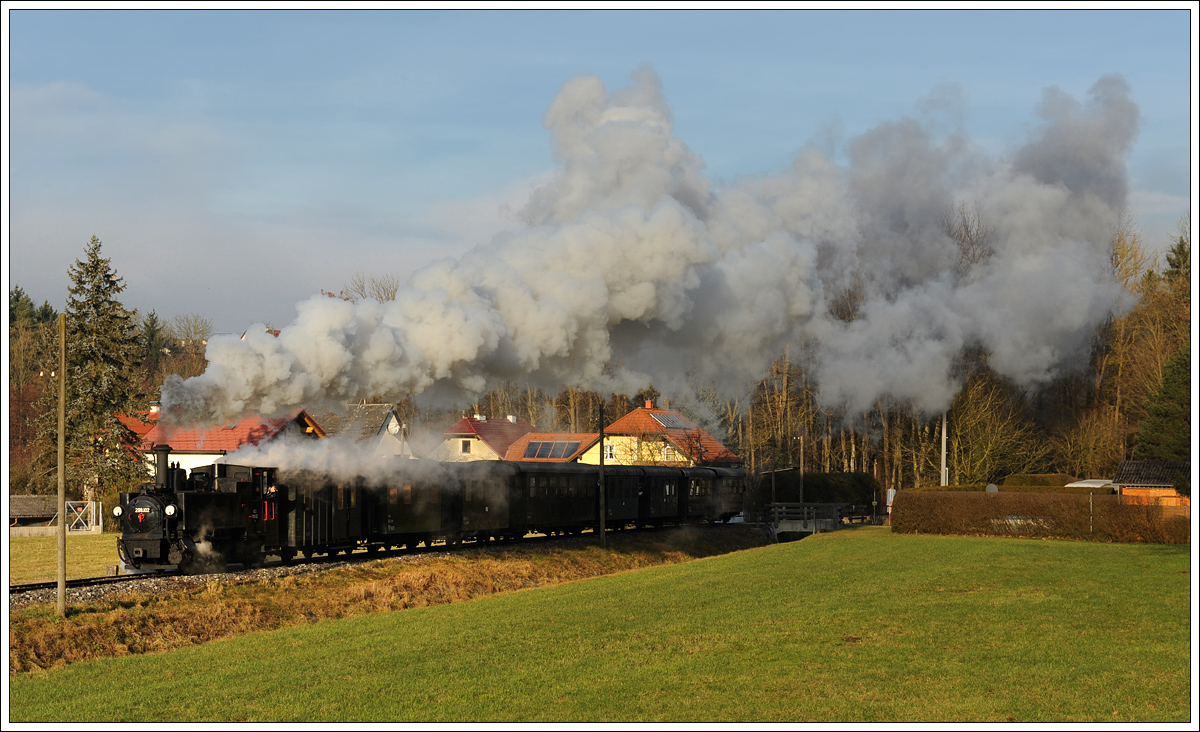 298.102 der ÖGEG auf der Steyrtalbahn am 8.12.2016 kurz vor Aschach aufgenommen.
