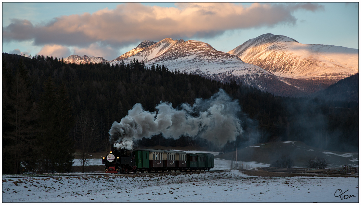 298.56 der Taurachbahn, fährt mit einem Winterzug von Mauterndorf nach Sankt Andrä im Lungau und wieder retour, hier zu sehen bei der Ausfahrt aus St. Andrä. 
29.12.2018