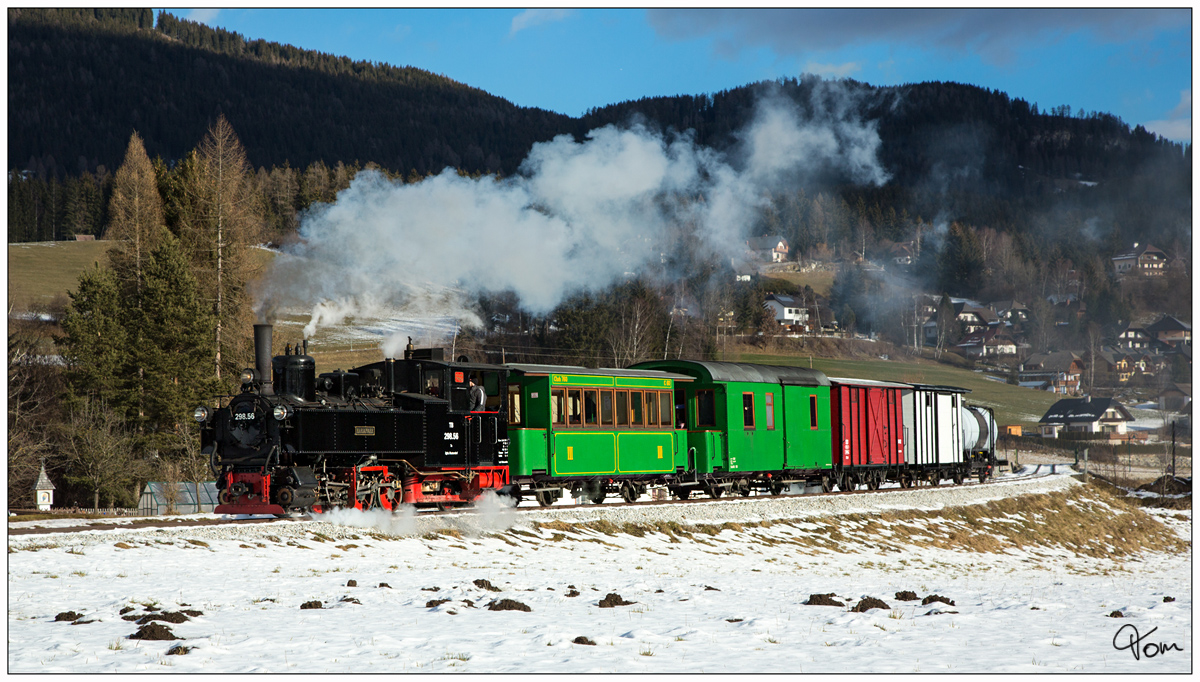 298.56 der Taurachbahn, fährt mit einem Güterzug von Mauterndorf nach Sankt Andrä im Lungau und wieder retour. St. Andrä 29.12.2018