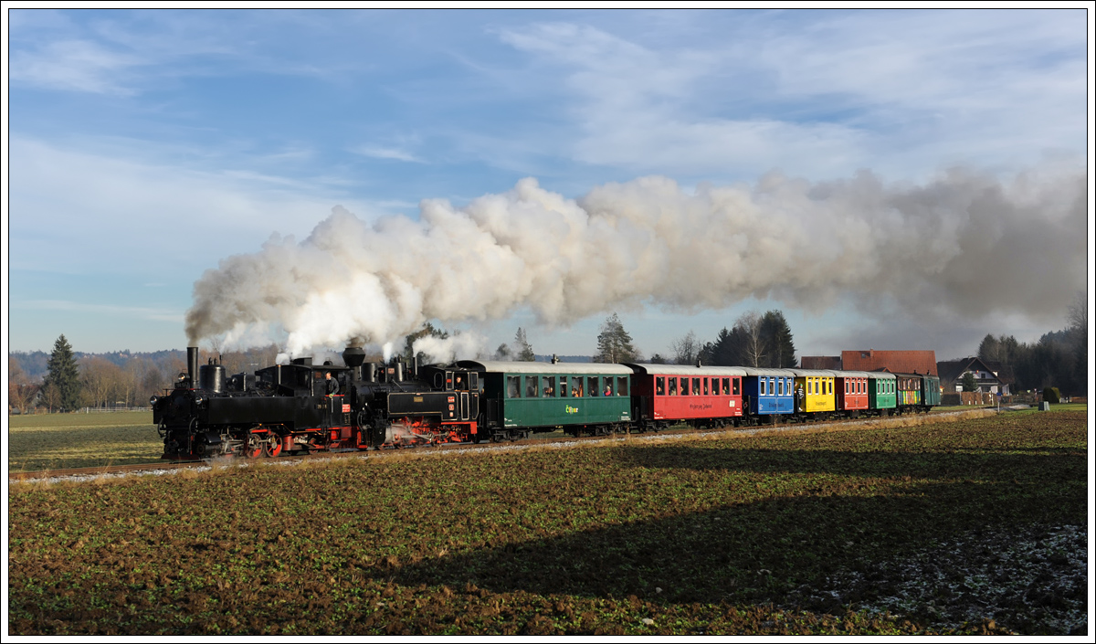 298.56 (U 6) als Vorspann vor 764.411R mit dem Christkindlzug am 24.12.14 kurz vor dem Zielbahnhof Stainz.