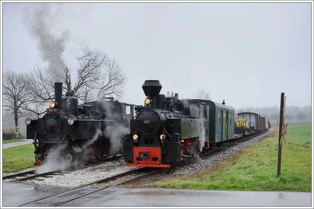 298.56 (U 6) neben 764.411R beim Fotohalt in Herbersdorf am 29.11.2014.
