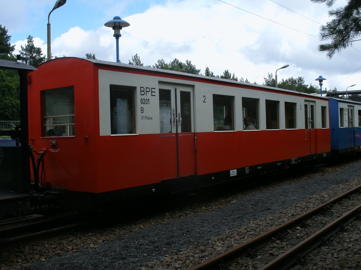 2.Klasse Personenwagen bei der Berliner Parkeisenbahn am 14.April 2012.
