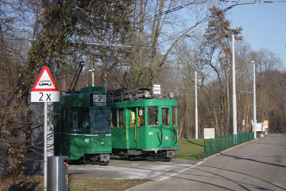 2*Tram ! Be 4/4 502 + Be 2/2 181 an der Schlaufe Eglisee ; 22.01.2016