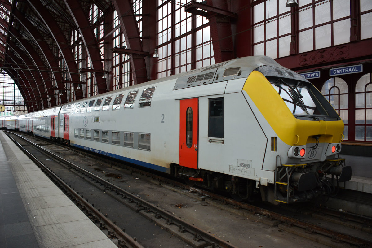 30.10.2018 | Belgien - Bahnhof Antwerpen Centraal | M6 Personenwagen |