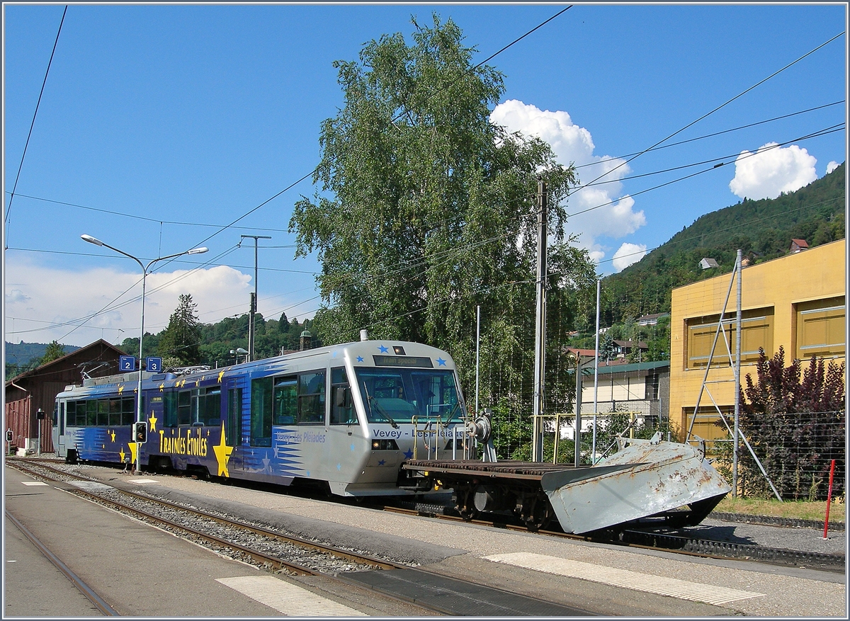 30° im Schatten, mindestens; und in Blonay steht der  Train des Etoiles  mit einem Schneepflug - der nächste Winter kommt bestimmt...
16. August 2016
