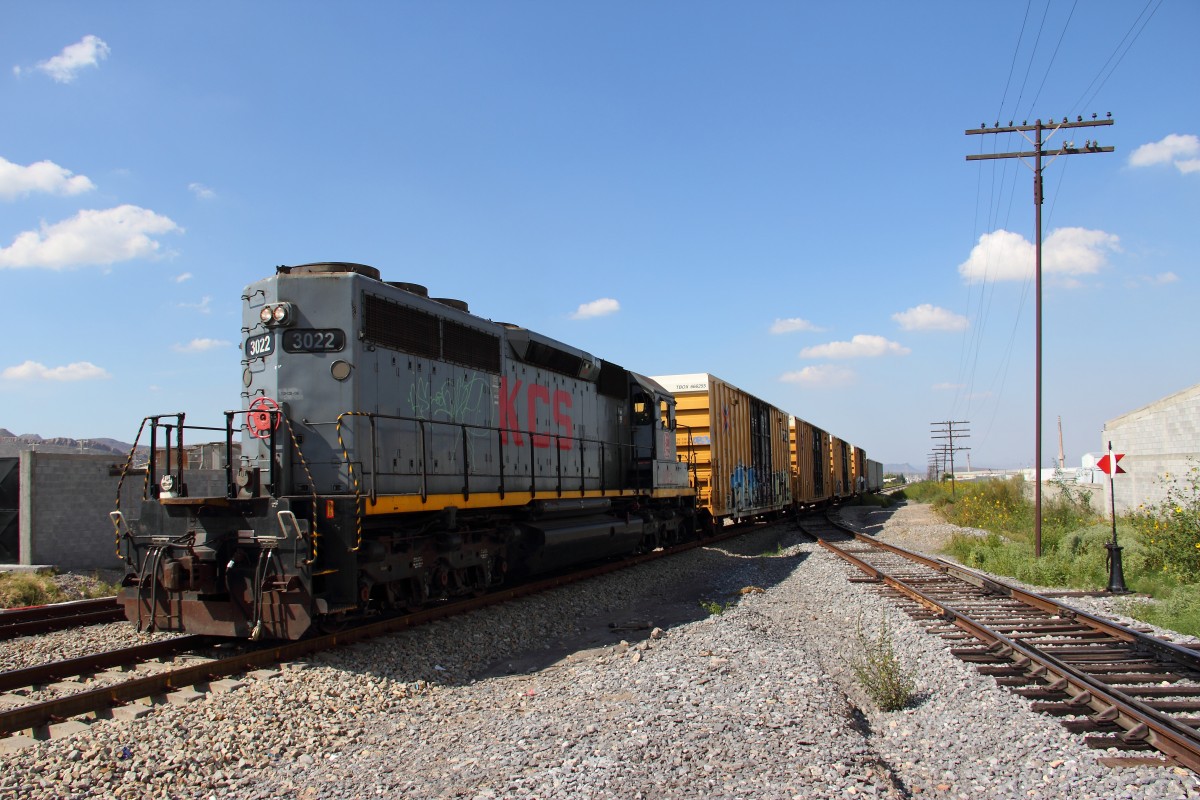 3022 Kansas City Southern Railway de Mexico in Saltillo MX am 12.09.2012.  