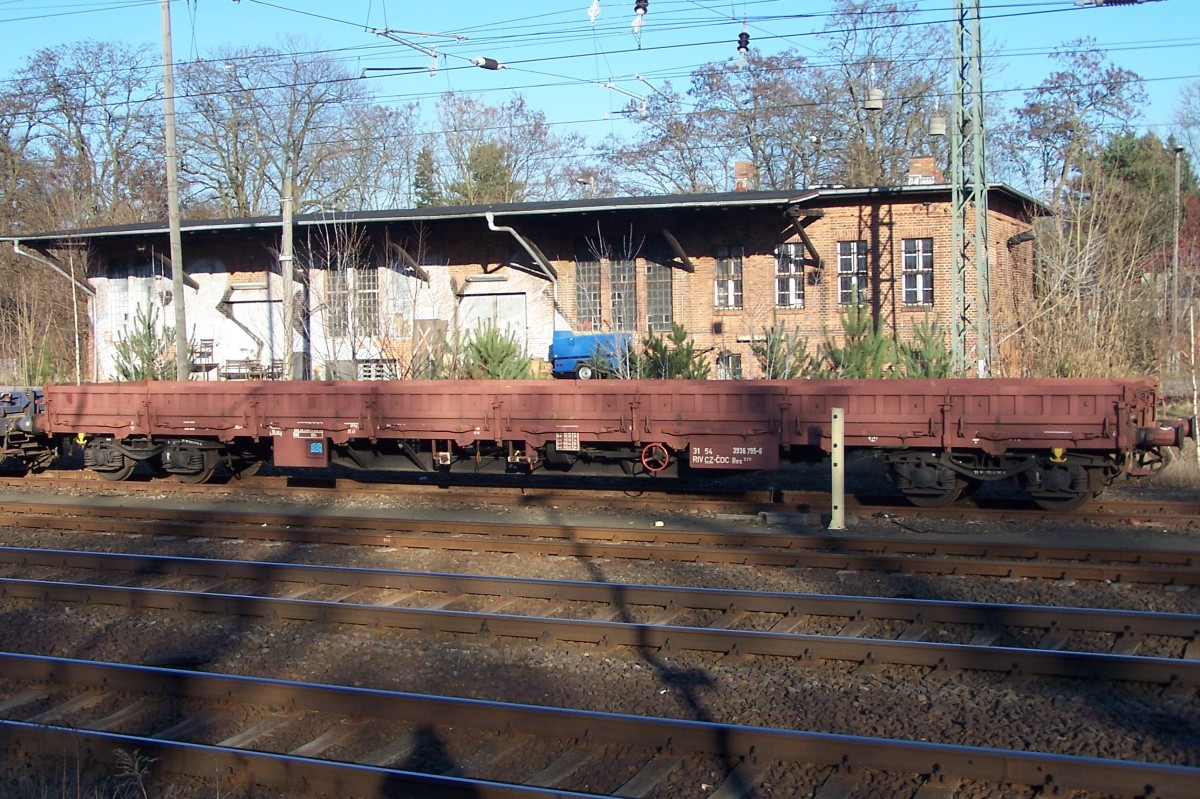 31 54 3936 795-6 RIV CZ-CDC  Res 320. Offenbar von einer Bahnbaufirma angemietet. Aufgenommen Birkenwerder bei Berlin am 23.2.2014
