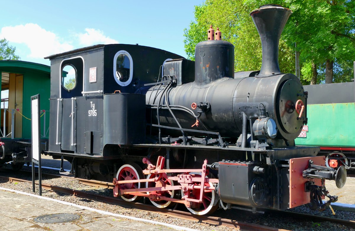 31. Mai 2017, im Schmalspurbahnmuseum in Greifenberg steht auch die Lok Ty-9785, O&K 1921/9785 Cn2t; Zuckerfabrik Sabbowitz (ex 780 mm) -> Zuckerfabrik Gryfice.