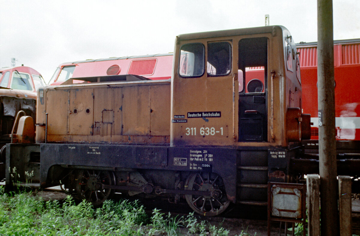 311 638 am 11.06.1994 im Bw. Berlin-Pankow.

