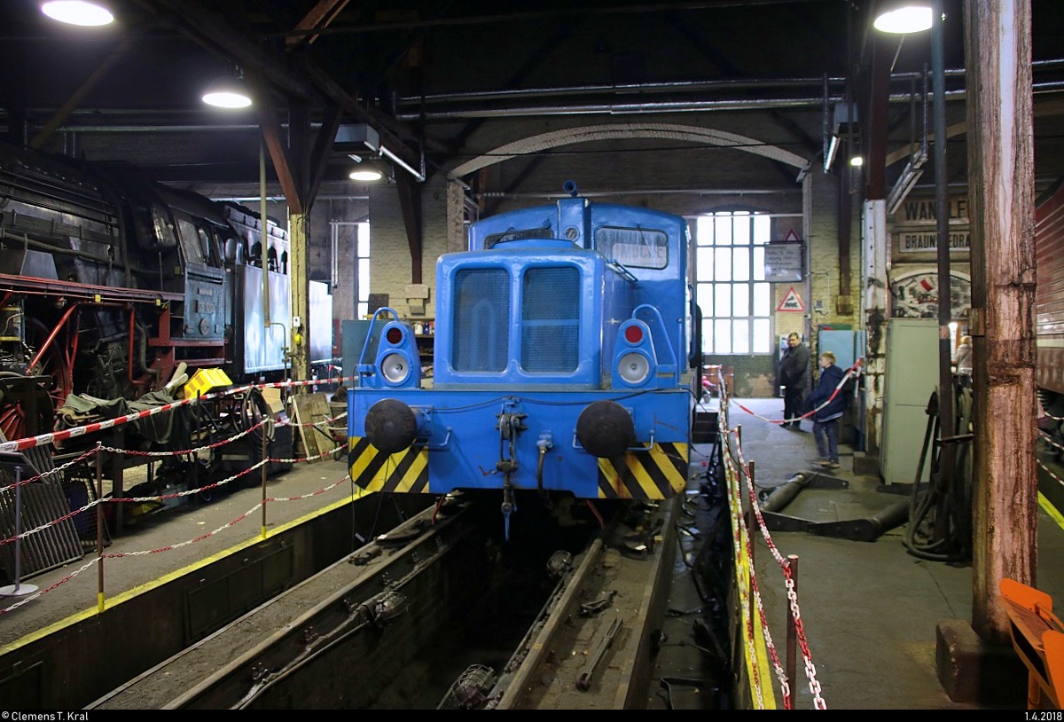 312 ??? der Traditionsgemeinschaft Bw Halle P e.V. steht im Lokschuppen des DB Museums Halle (Saale) während des Osterfests. [1.4.2018 | 11:53 Uhr]