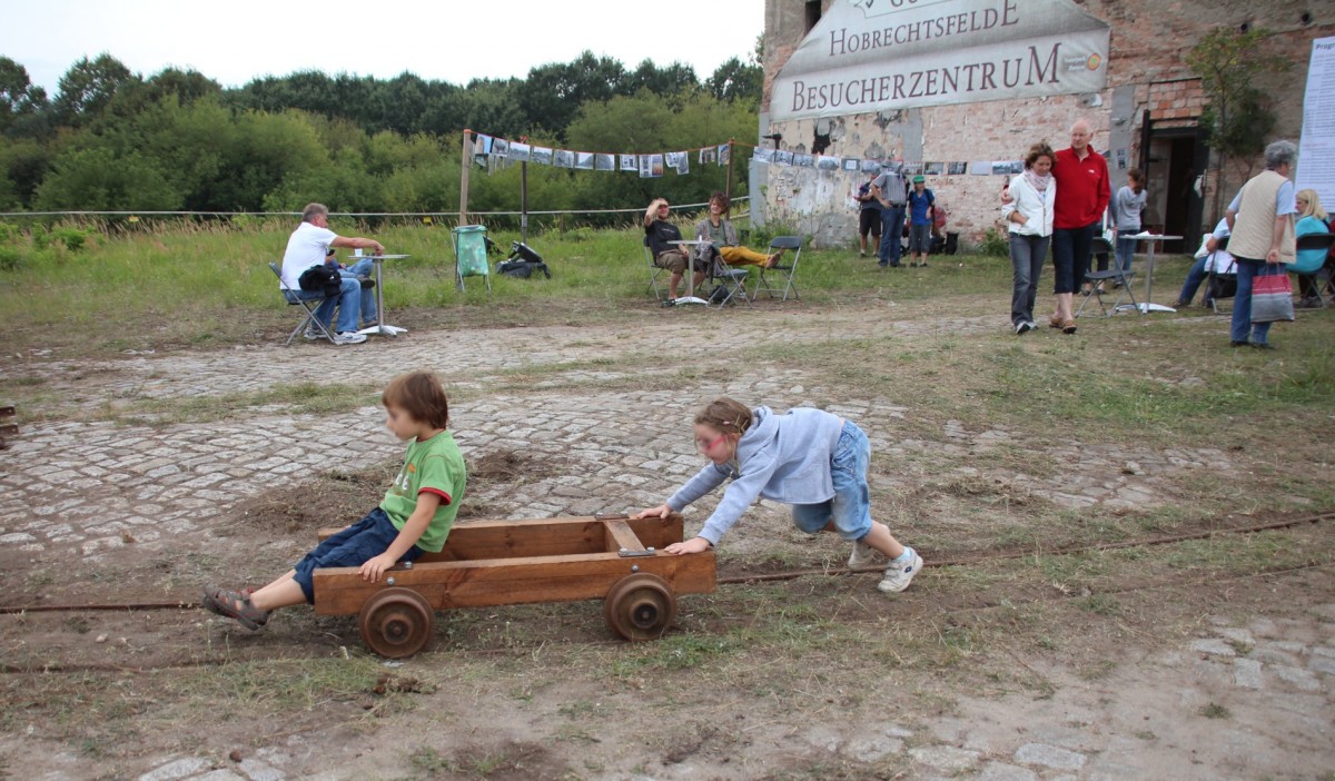 31.8.2013 Hobrechtsfelde. Erster Einsatz von Feldbahnwagen seit 1975.