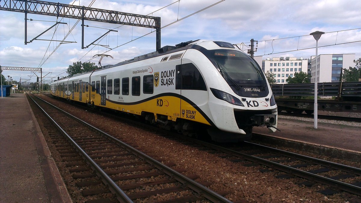 31WE-004 in Bahnhof Wroclaw Muchobor, 7.07.2019