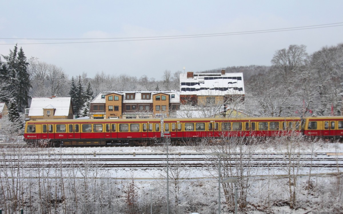3.2.15 Zepernick. 485 + 885 080 als S9 nach Flughafen Schönefeld