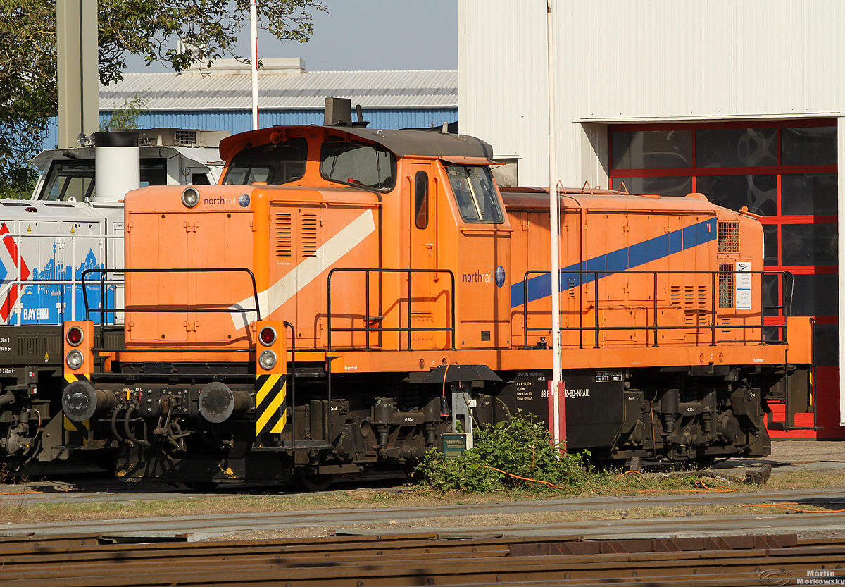 3291 972 Northrail abgestellt im BW Vochem, Fotostandpunkt Kurfürstenstraße, öffentl. zugänglich, aufgenommen am 25.04.2020