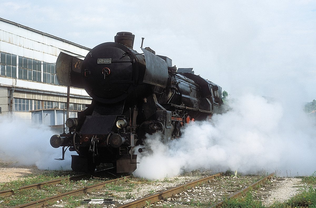  33 064  Kreka  22.05.02