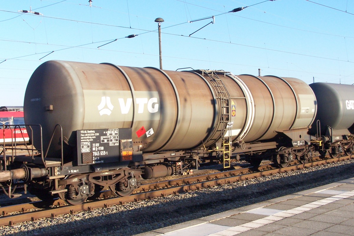 33 RIV 80 D-VTGD 7845 659-1 Zacs, gehört der VTG, beheimatet in Maschen-Rbf. Aufgenommen am 23.2.14 im Bf. Oranienburg (Strecke Berlin-Rostock). Wagen war eingereiht in einen Ganzzug Richtung Norden beladen mit Dieselkraftstoff, stand im Überholungsgleis neben dem Regionalbahnsteig