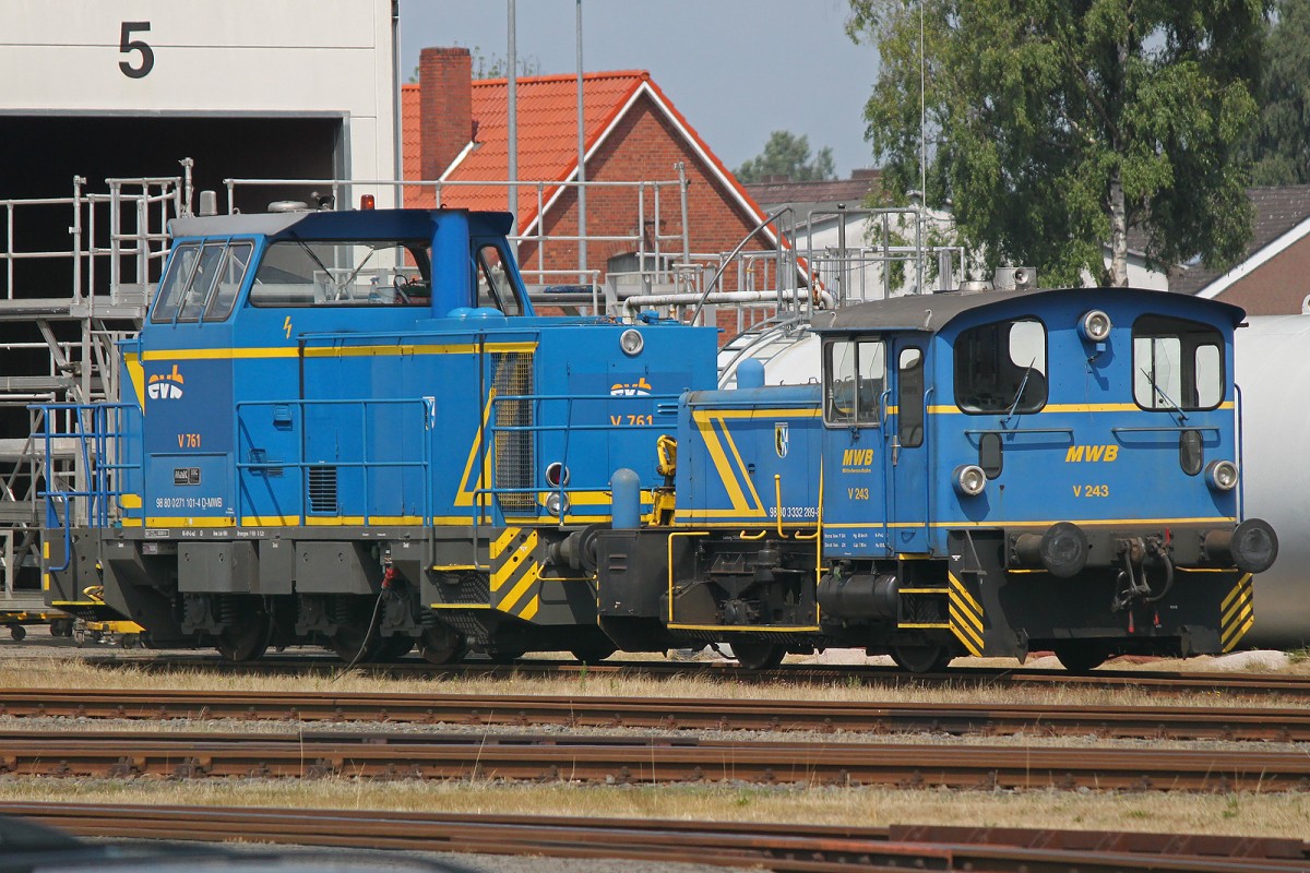332 289 (V243) und 271 101(V761) standen am 30.7.13 in Bremervörde abgestellt.