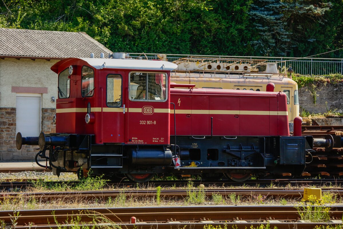 332 901-8 DB Köf in Linz am Rhein, Juni 2022.