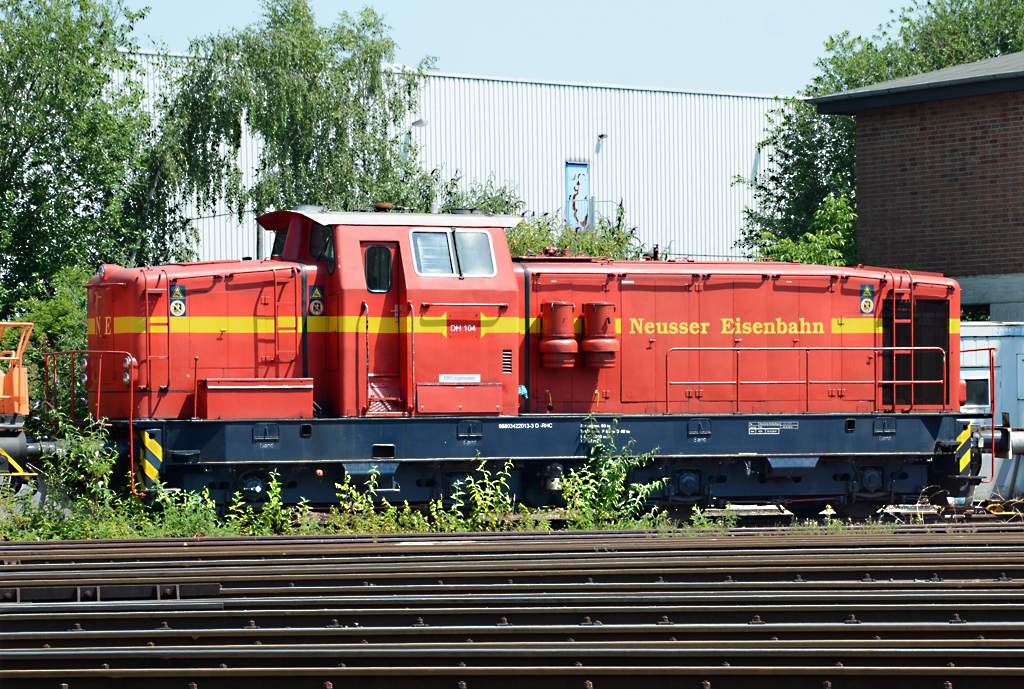3422 013-3 DH104 der Neusser Eisenbahn bei der HGK in Brühl-Vochem - 02.07.2015