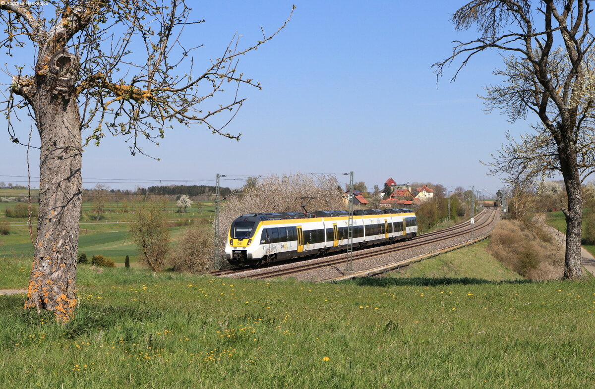 3442 211 als RE 17647 (Stuttgart Hbf-Rottweil) bei Eutingen 27.4.21