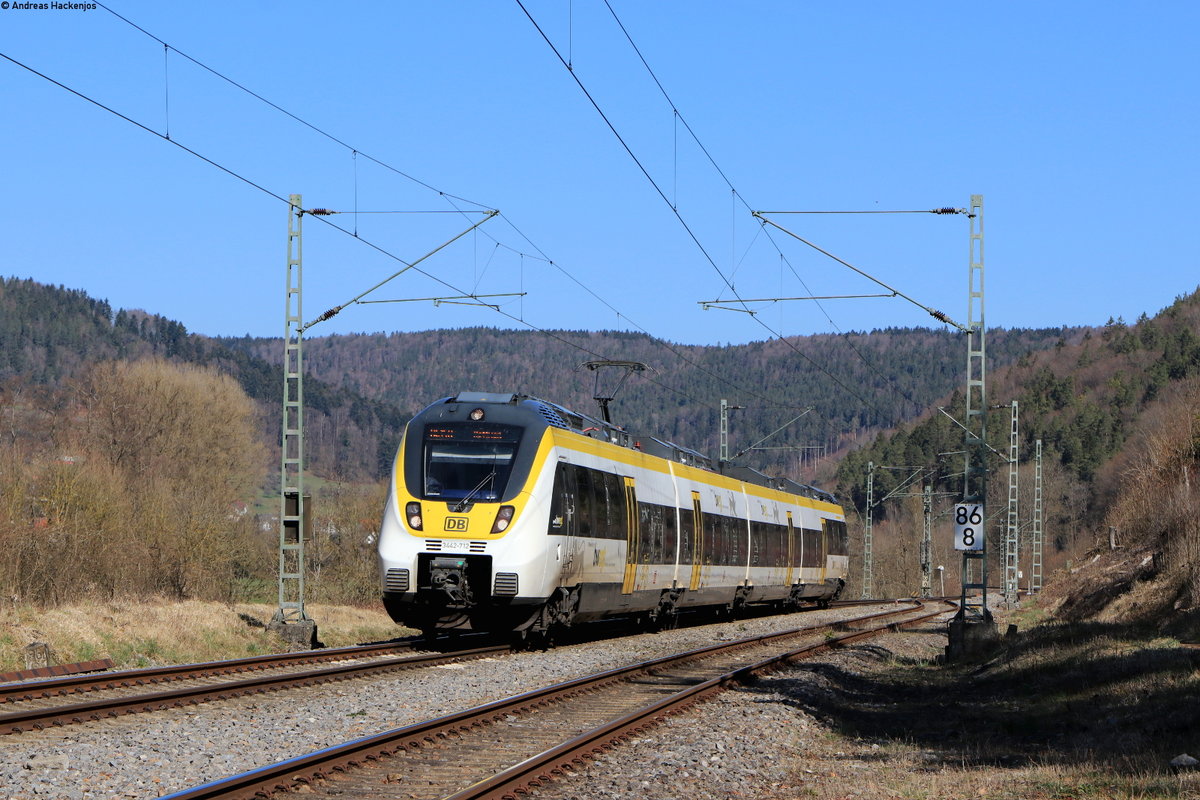 3442 212 als RE 17633 (Stuttgart Hbf-Rottweil) in Neckarhausen 30.3.21