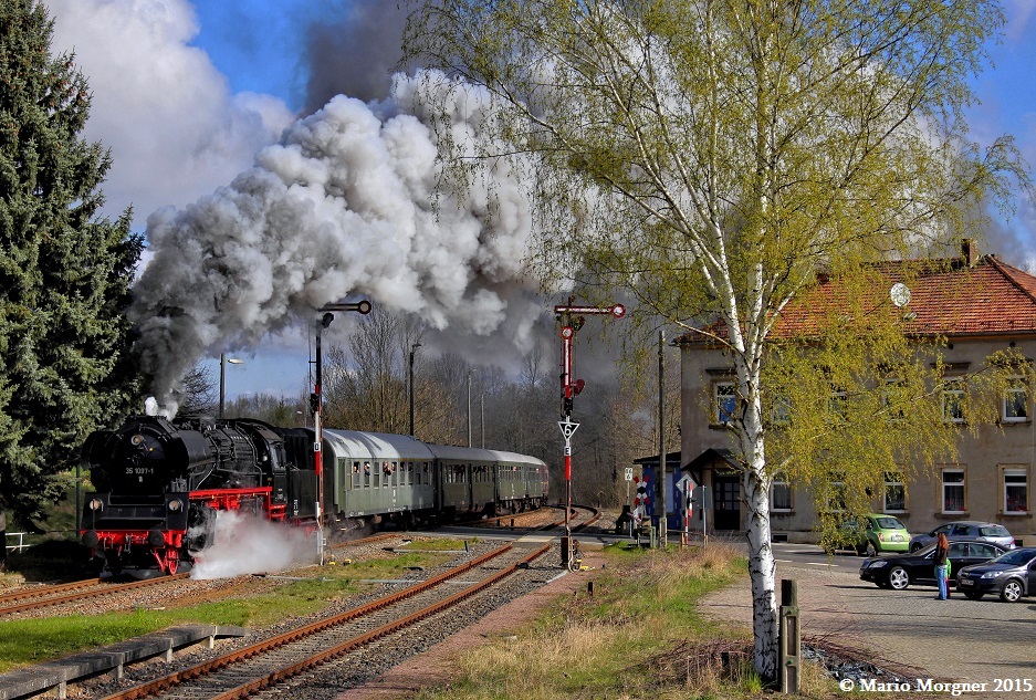 
35 1097-1 mit den DPE 61435 in Miltitz-Roitzsch 18.04.2015