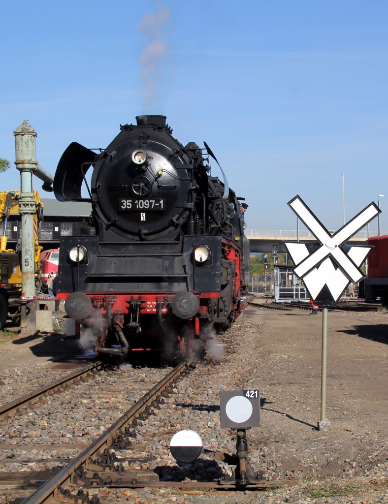 35 1097-1 war bei den 3. Verkehrshistorische Tage in Gera zusehen. Foto 28.09.13